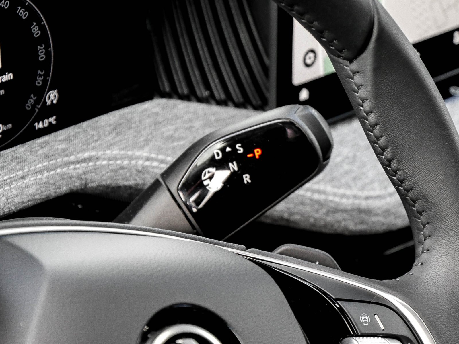Skoda Superb Combi 2.0 SELECTION STANDHZ. AHK 360°CAM