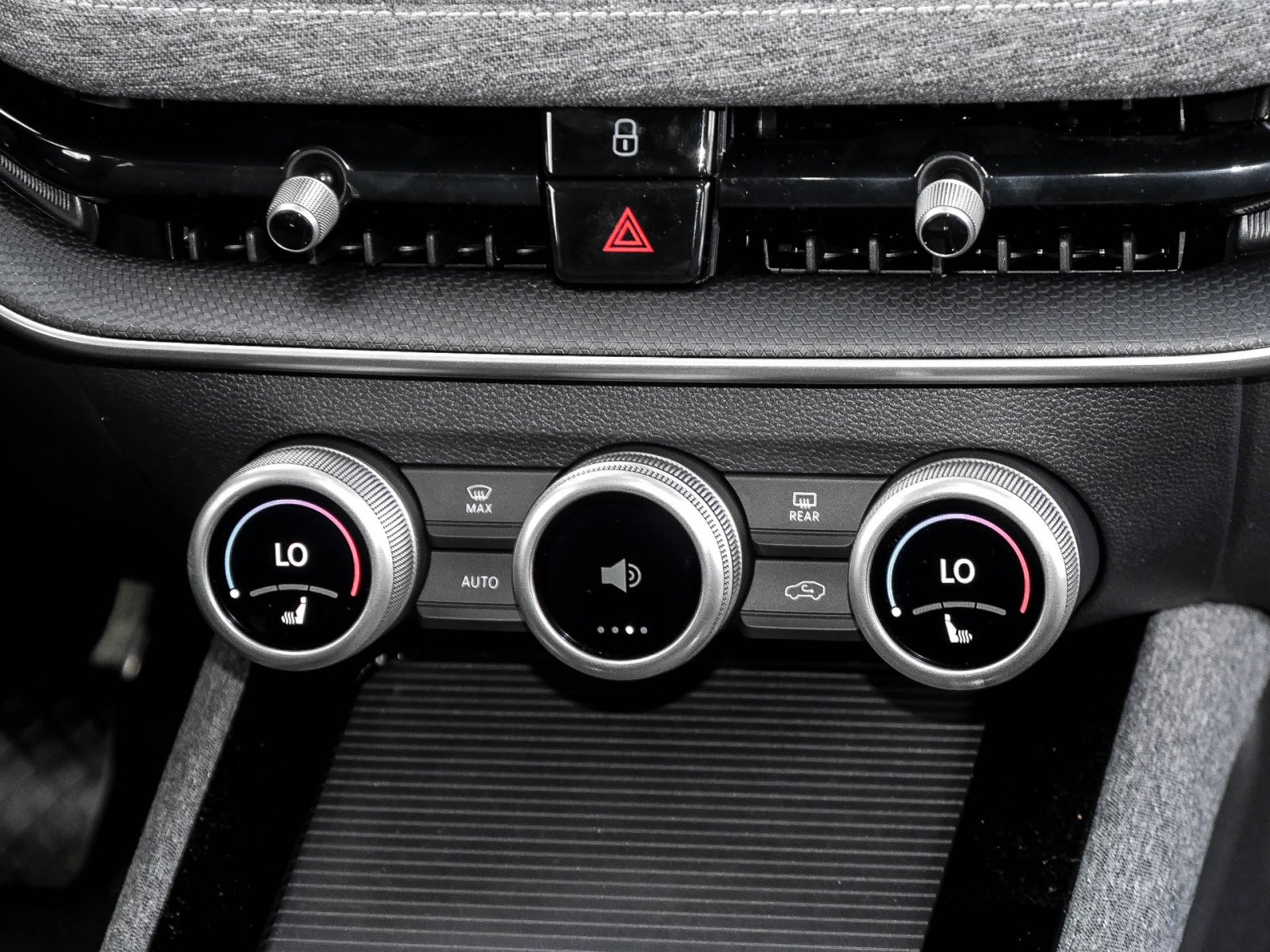 Skoda Superb Combi 2.0 SELECTION STANDHZ. AHK 360°CAM