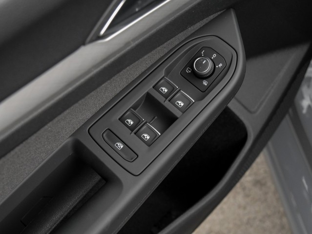 Volkswagen Golf 1.5 LIFE PANO CARPLAY ALU17" SITZHEIZ.