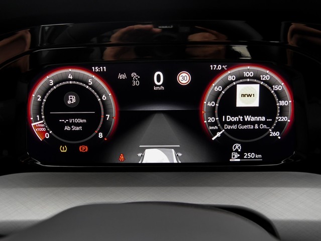 Volkswagen Golf 1.5 LIFE PANO CARPLAY ALU17" SITZHEIZ.