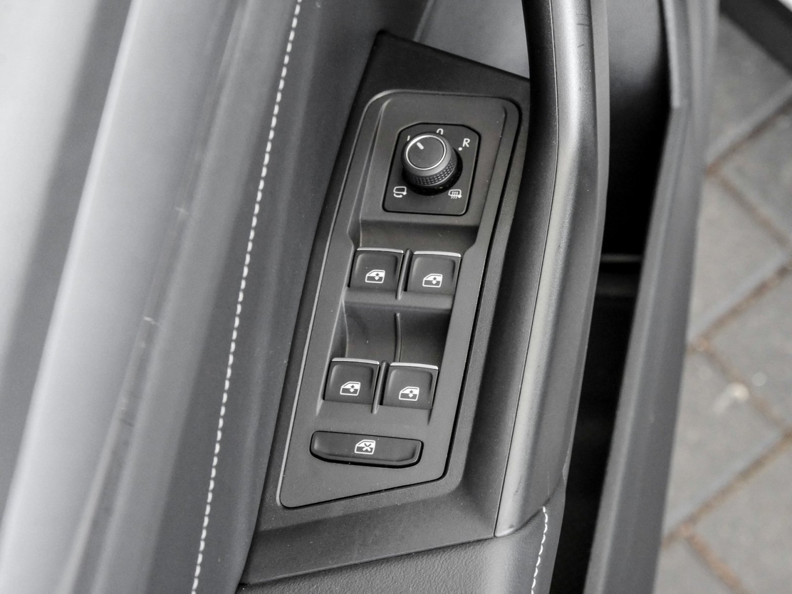Volkswagen T-Roc 1.5 STYLE ACC LM17 NAVI CARPLAY SITZHEIZ