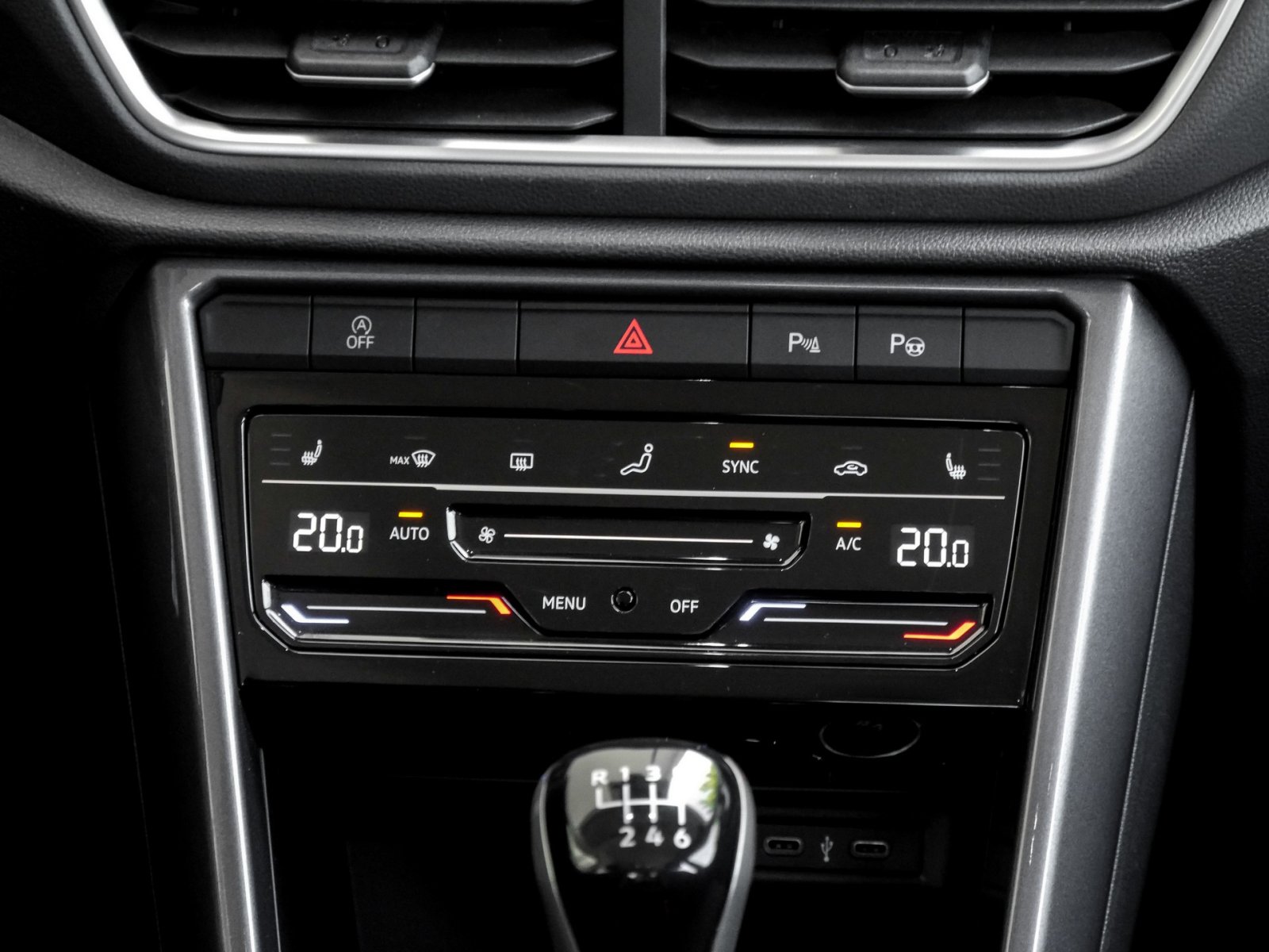 Volkswagen T-Roc 1.5 STYLE ACC LM17 NAVI CARPLAY SITZHEIZ