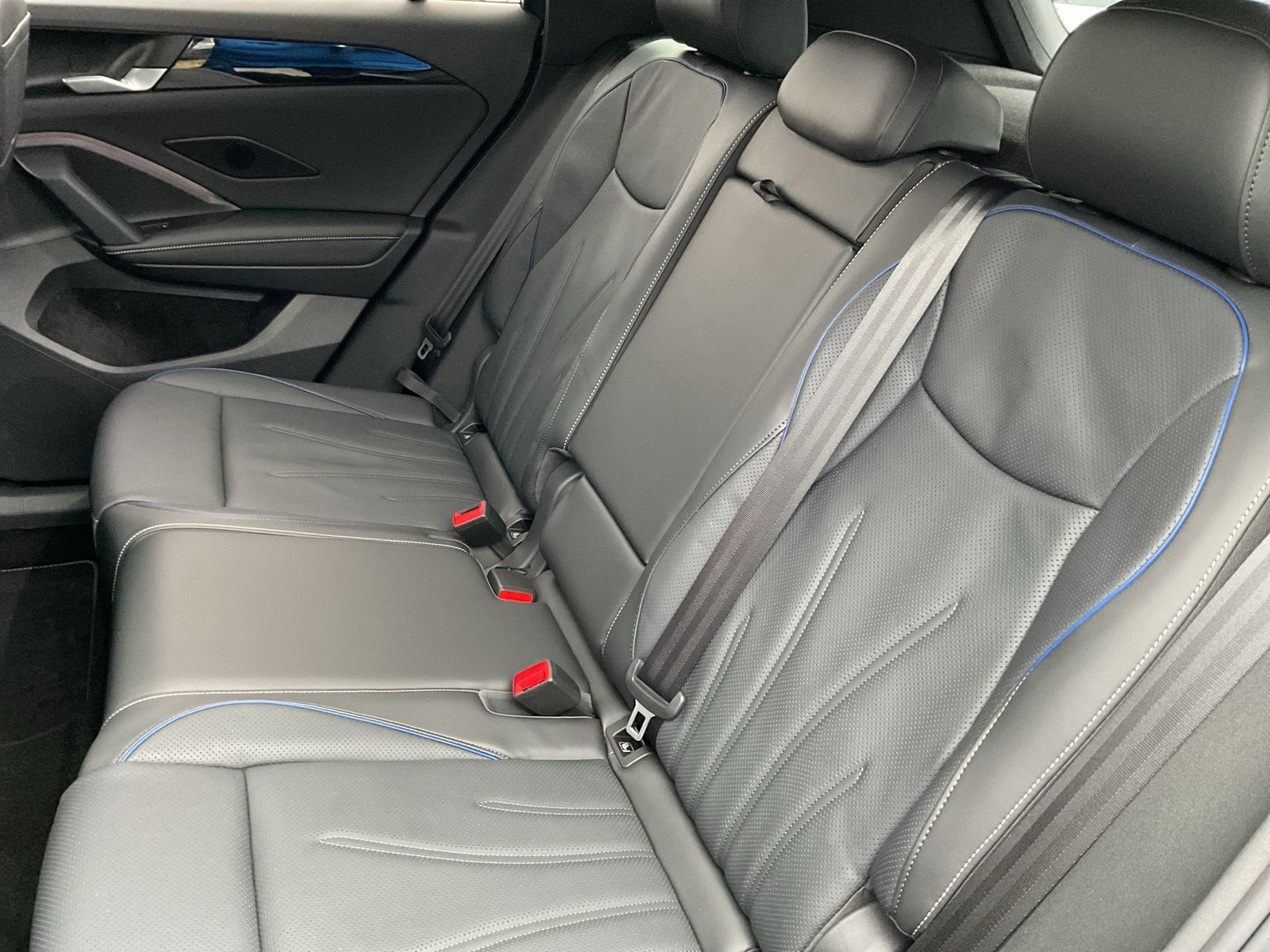 Volkswagen Tiguan 1.5 HYBRID R-LINE NEUES MODELL AHK LM19