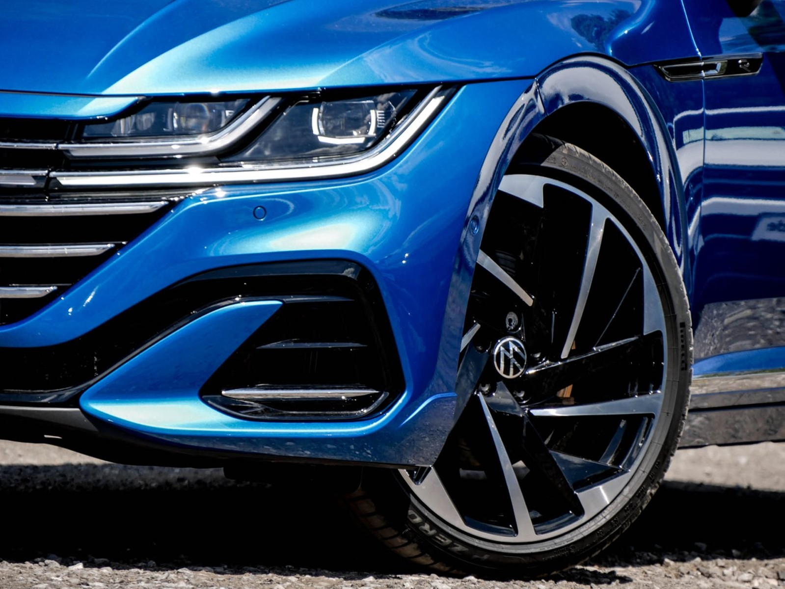 Volkswagen Arteon Shooting Brake 2.0 R-LINE 4X4 AHK CAM 20Z