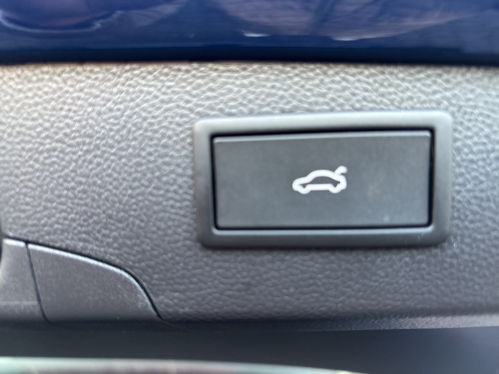 Volkswagen Passat Variant 2.0 R-LINE 4X4 NEUESMODELL AHK 18Z