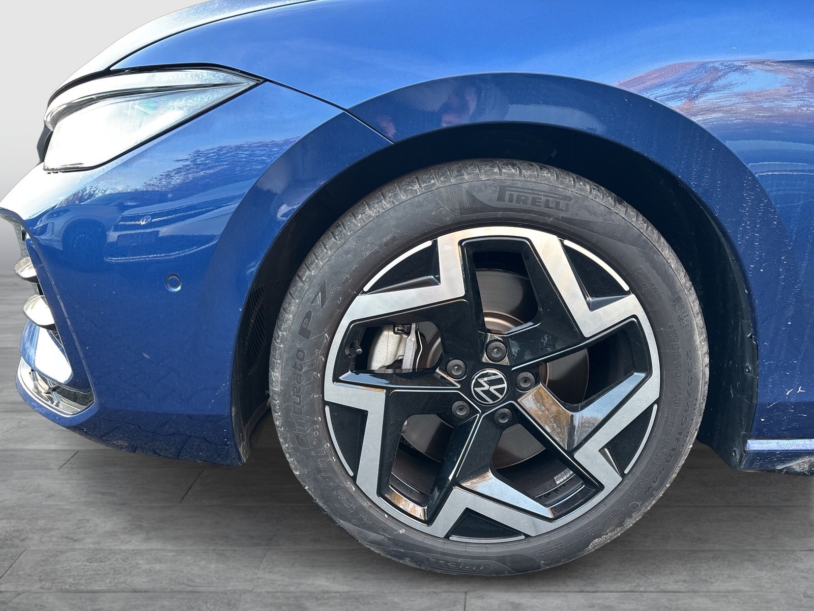 Volkswagen Passat Variant 2.0 R-LINE 4X4 NEUESMODELL AHK 18Z