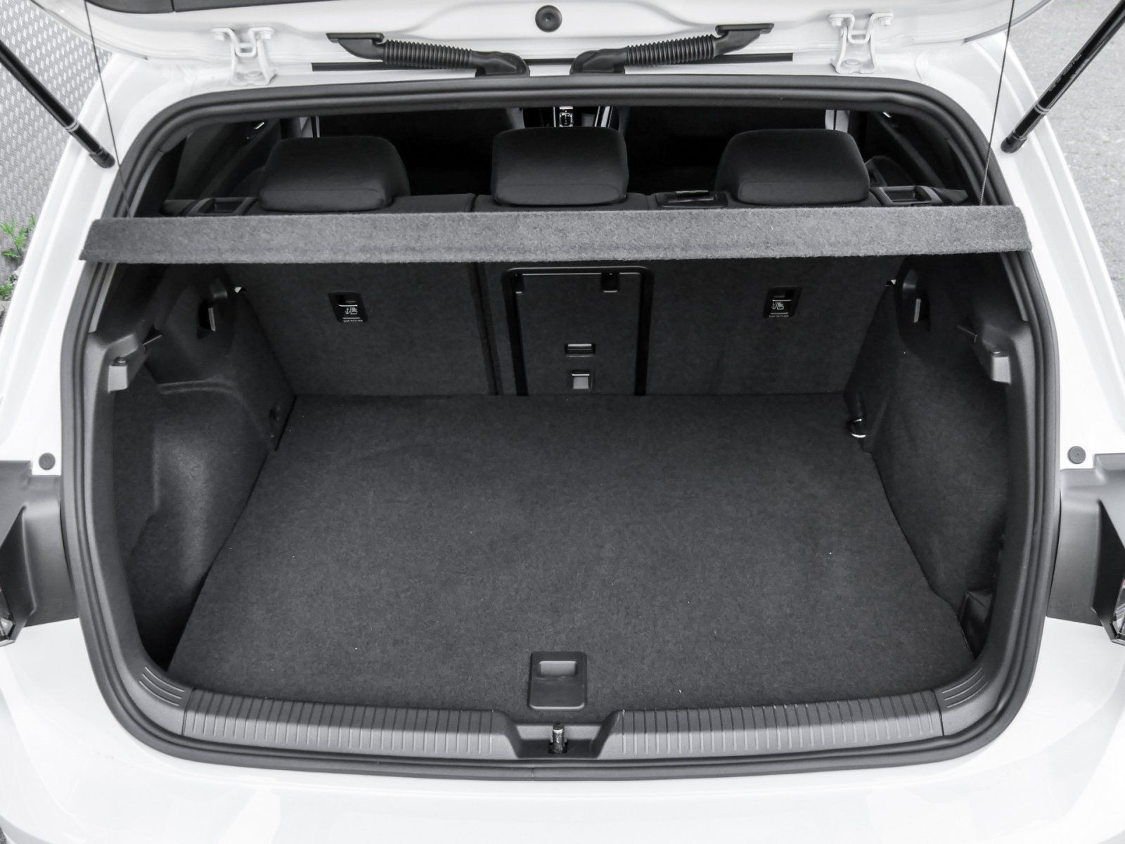 Volkswagen Golf VIII 1.5 HYBRID GTE BLACKSTYLE FACELIFT CAM