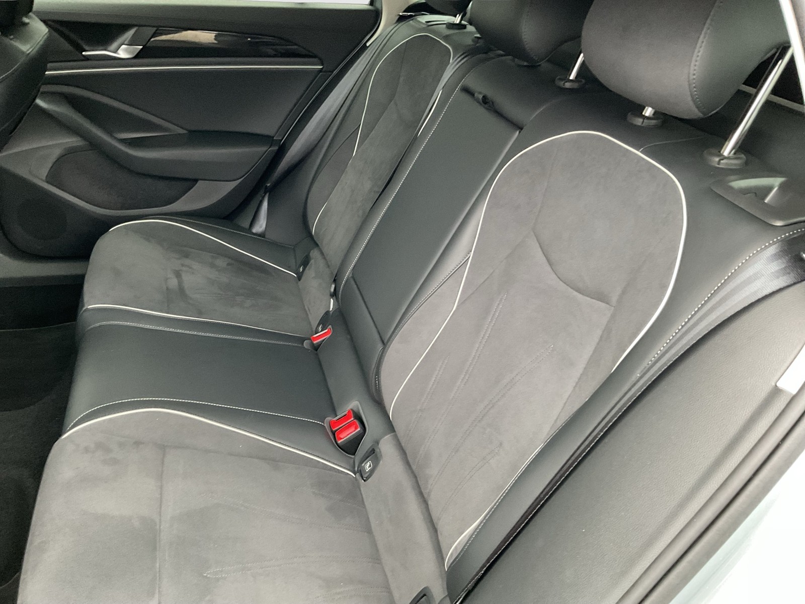 Volkswagen Passat Variant 1.5 HYBRID BUSINESS NEUES MODELL