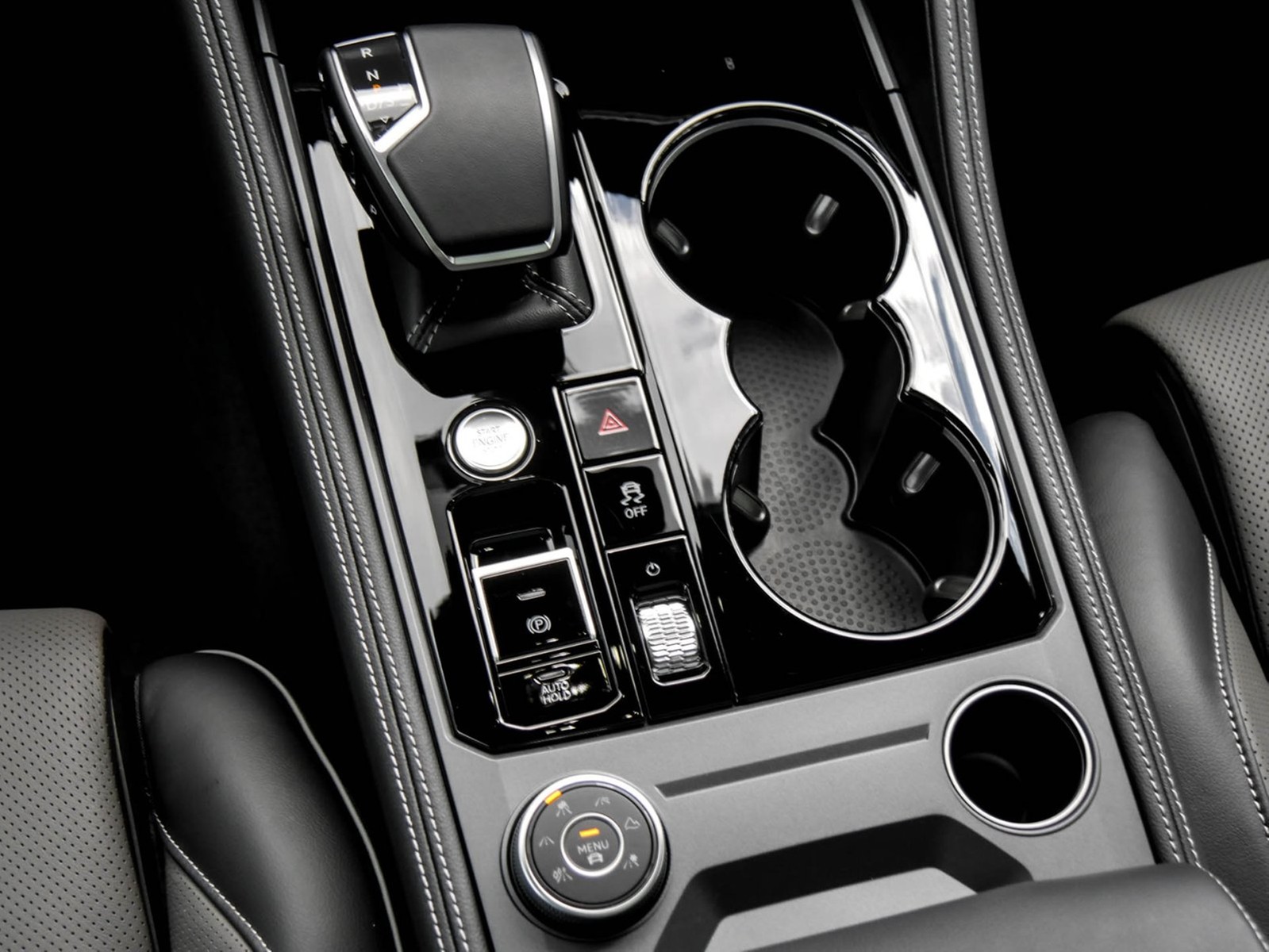 Volkswagen Touareg V6 R-LINE NEUES MODELL PANO CAM ACC LM19