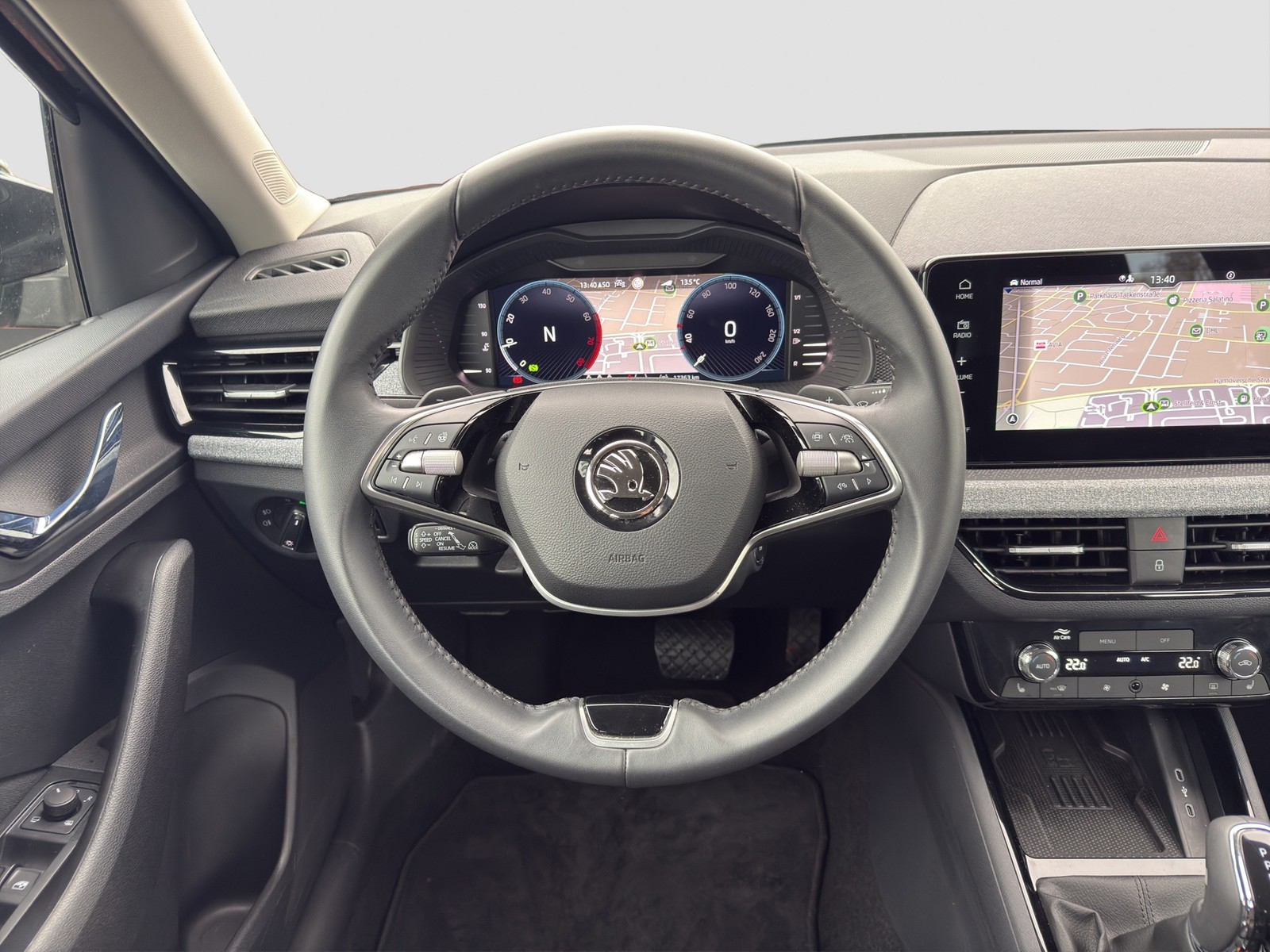 Skoda Kamiq 1.5 SELECTION CAM ACC NAVI ALU SITZHEIZUNG