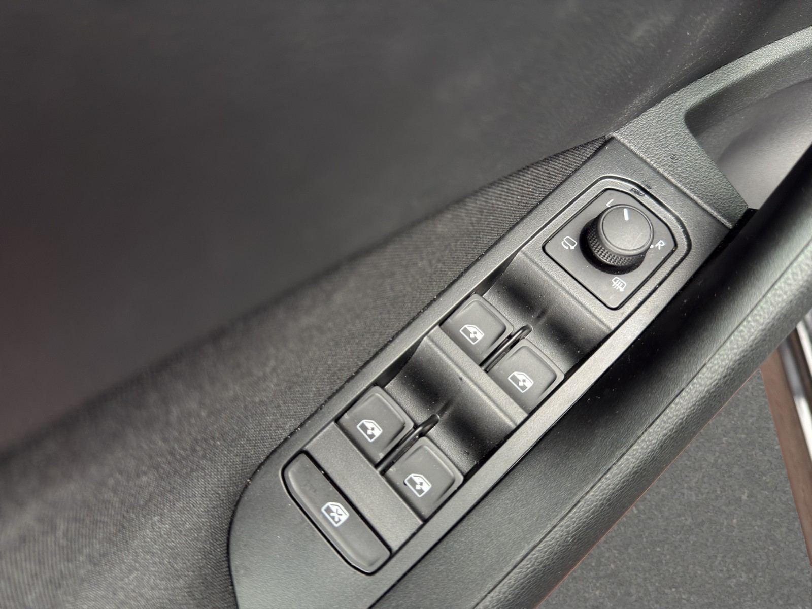 Skoda Kamiq 1.5 SELECTION CAM ACC NAVI ALU SITZHEIZUNG