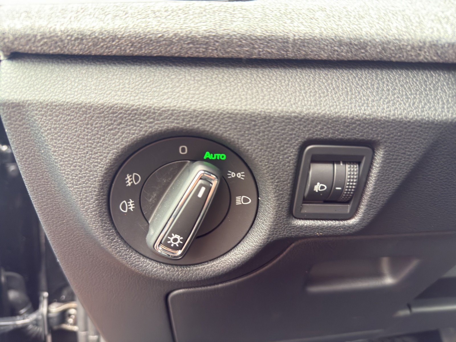 Skoda Kamiq 1.5 SELECTION CAM ACC NAVI ALU SITZHEIZUNG