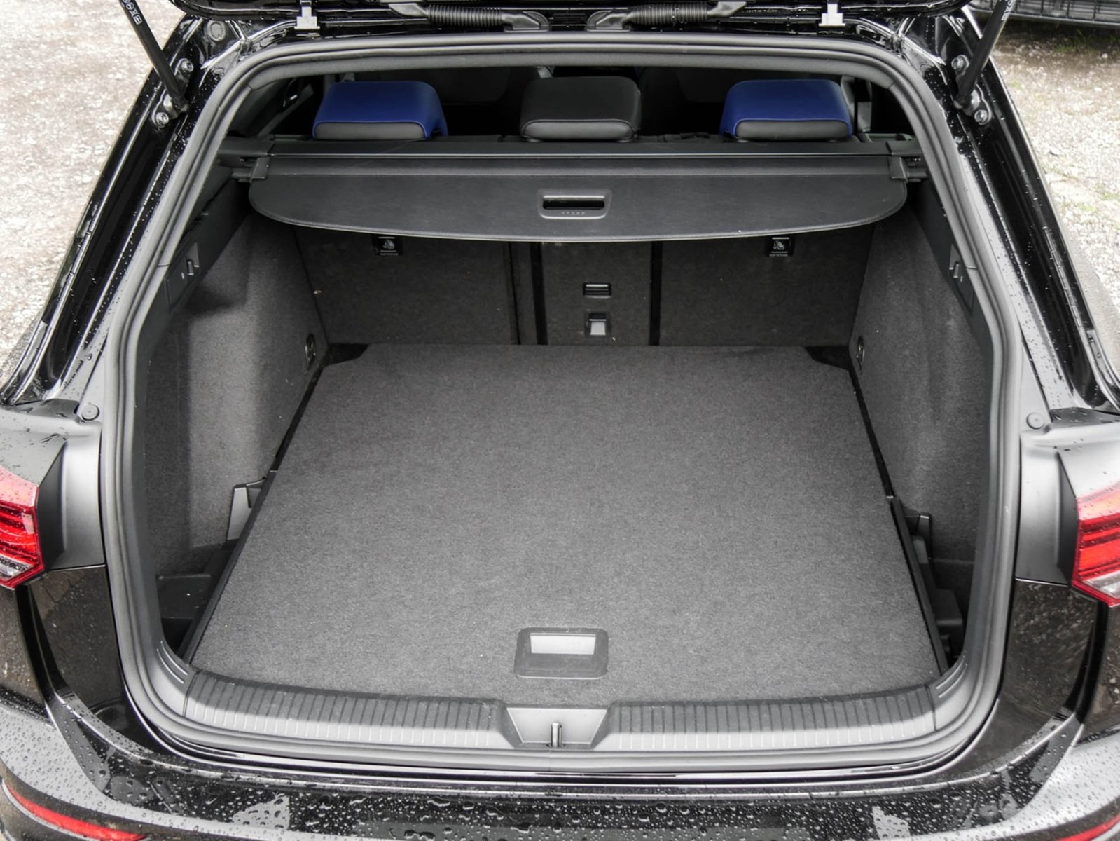Volkswagen Golf Variant VIII 2.0 R 4X4 LEDER PANO ACC LM19
