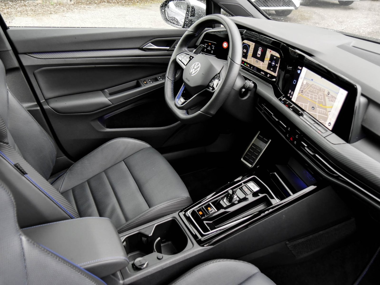 Volkswagen Golf Variant VIII 2.0 R 4X4 LEDER PANO ACC LM19