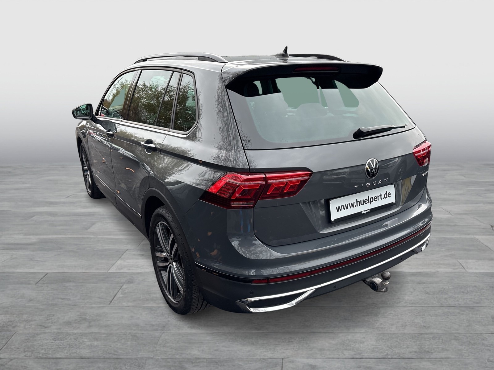 Volkswagen Tiguan 2.0 URBAN SPORT PANO AHK ALU19 NAVI 4X4