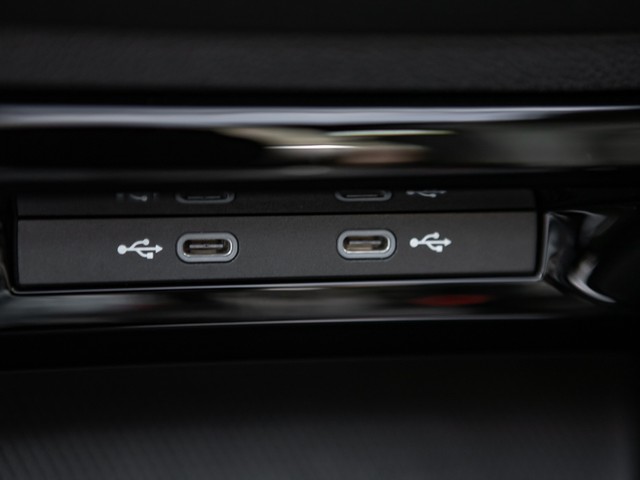 Volkswagen Golf Variant 1.5 R-LINE PANO AHK CAM MATRIX