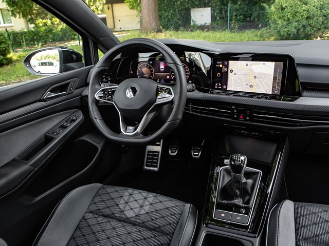 Volkswagen Golf Variant 1.5 R-LINE PANO AHK CAM MATRIX