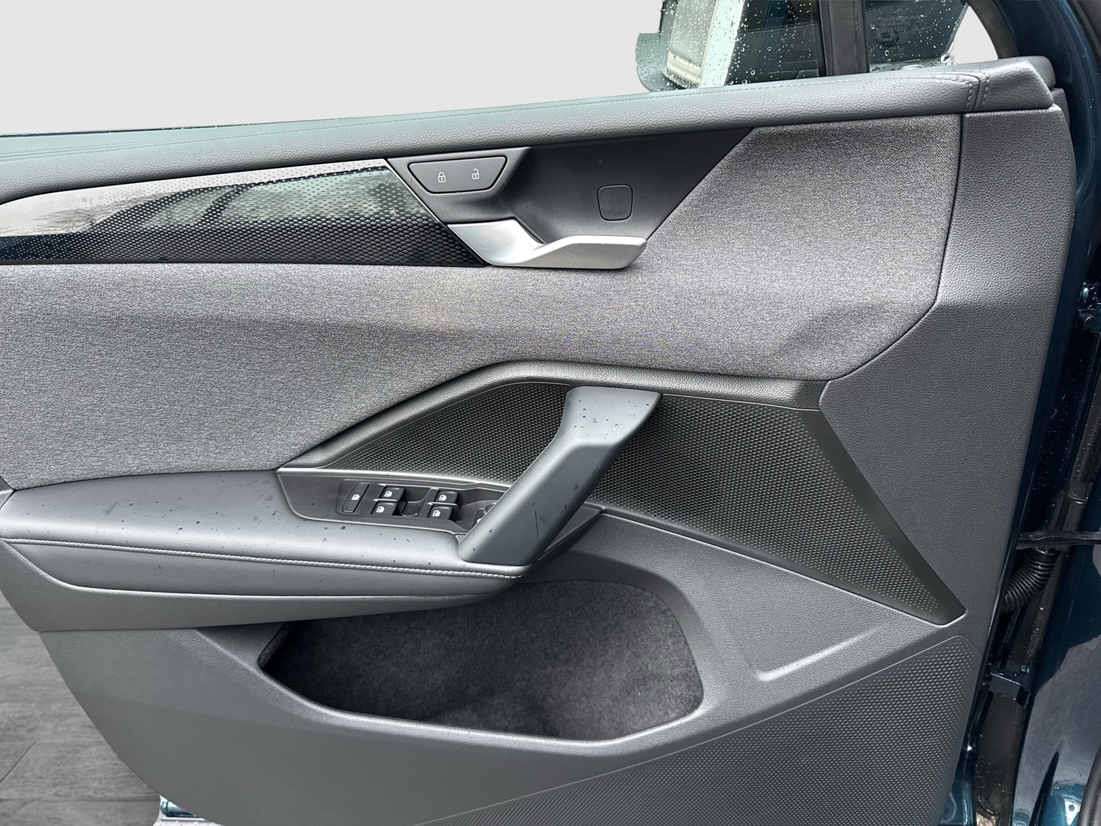 Volkswagen Tiguan 2.0 NEUES MODELL AHK CAM NAVI SITZHEIZUNG