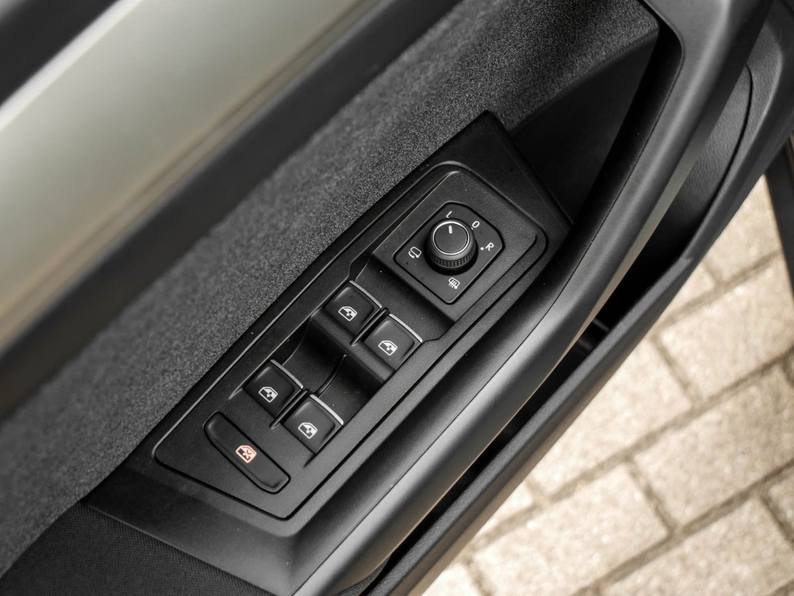 Volkswagen T-Roc 1.5 MOVE LM17 NAVI CARPLAY SITZHEIZUNG