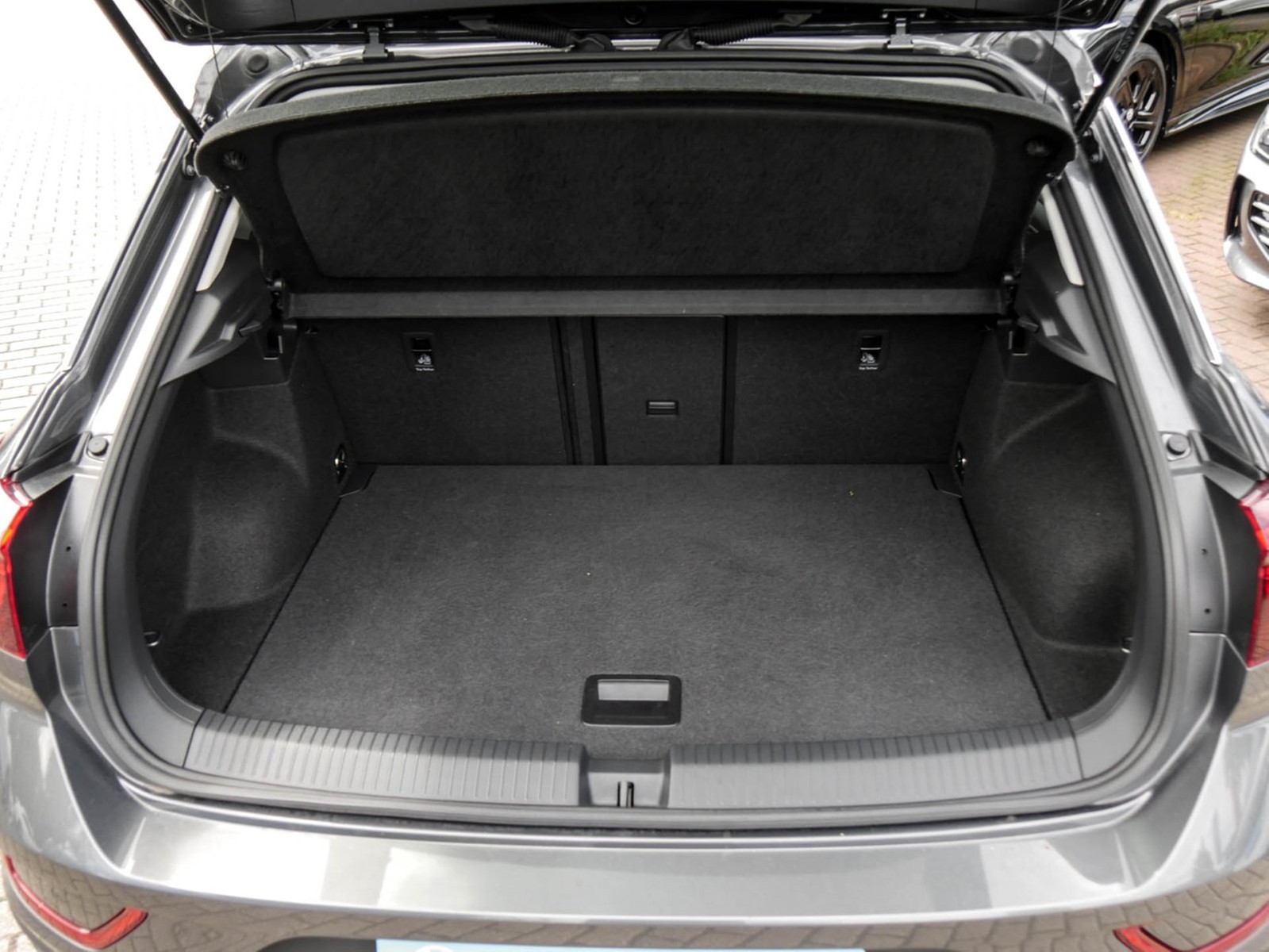 Volkswagen T-Roc 1.5 MOVE LM17 NAVI CARPLAY SITZHEIZUNG