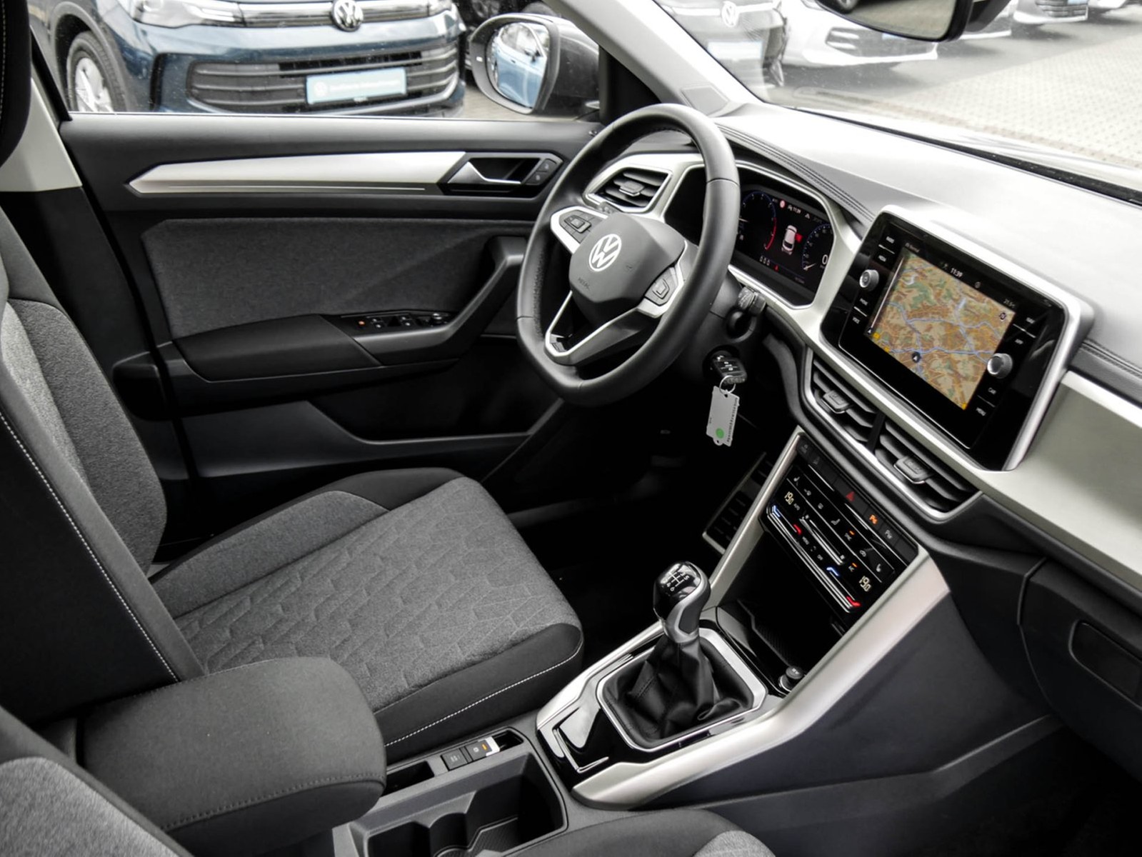 Volkswagen T-Roc 1.5 MOVE LM17 NAVI CARPLAY SITZHEIZUNG