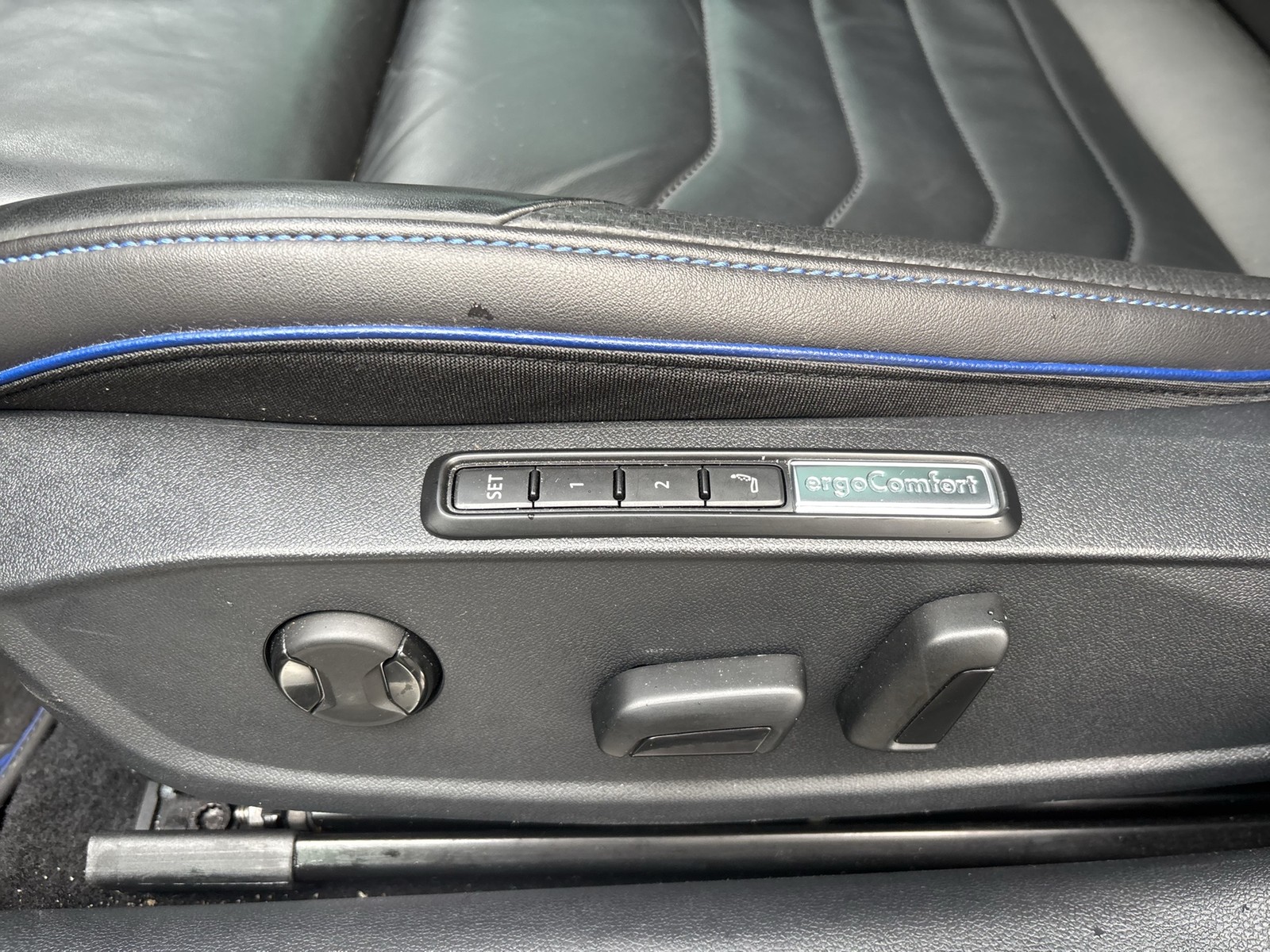 Volkswagen Arteon Shooting Brake 2.0 R LEDER PANO ALU20