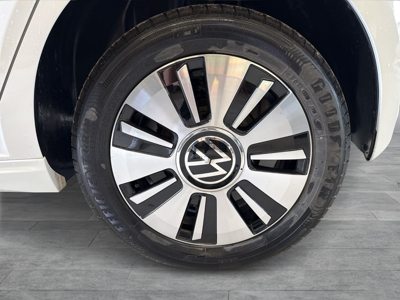 Volkswagen e-up! STYLE PLUS 4TÜREN CAM ALU SITZHEIZUNG DAB+