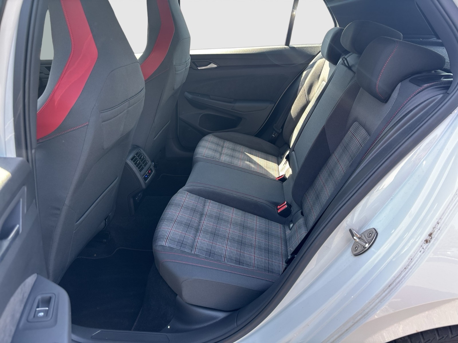Volkswagen Golf 2.0 GTI CARPLAY ALU KEYLESS-GO DAB+
