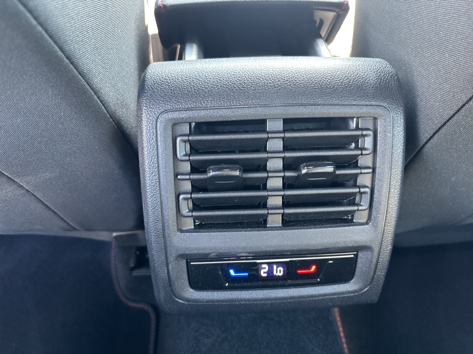Volkswagen Golf 2.0 GTI CARPLAY ALU KEYLESS-GO DAB+