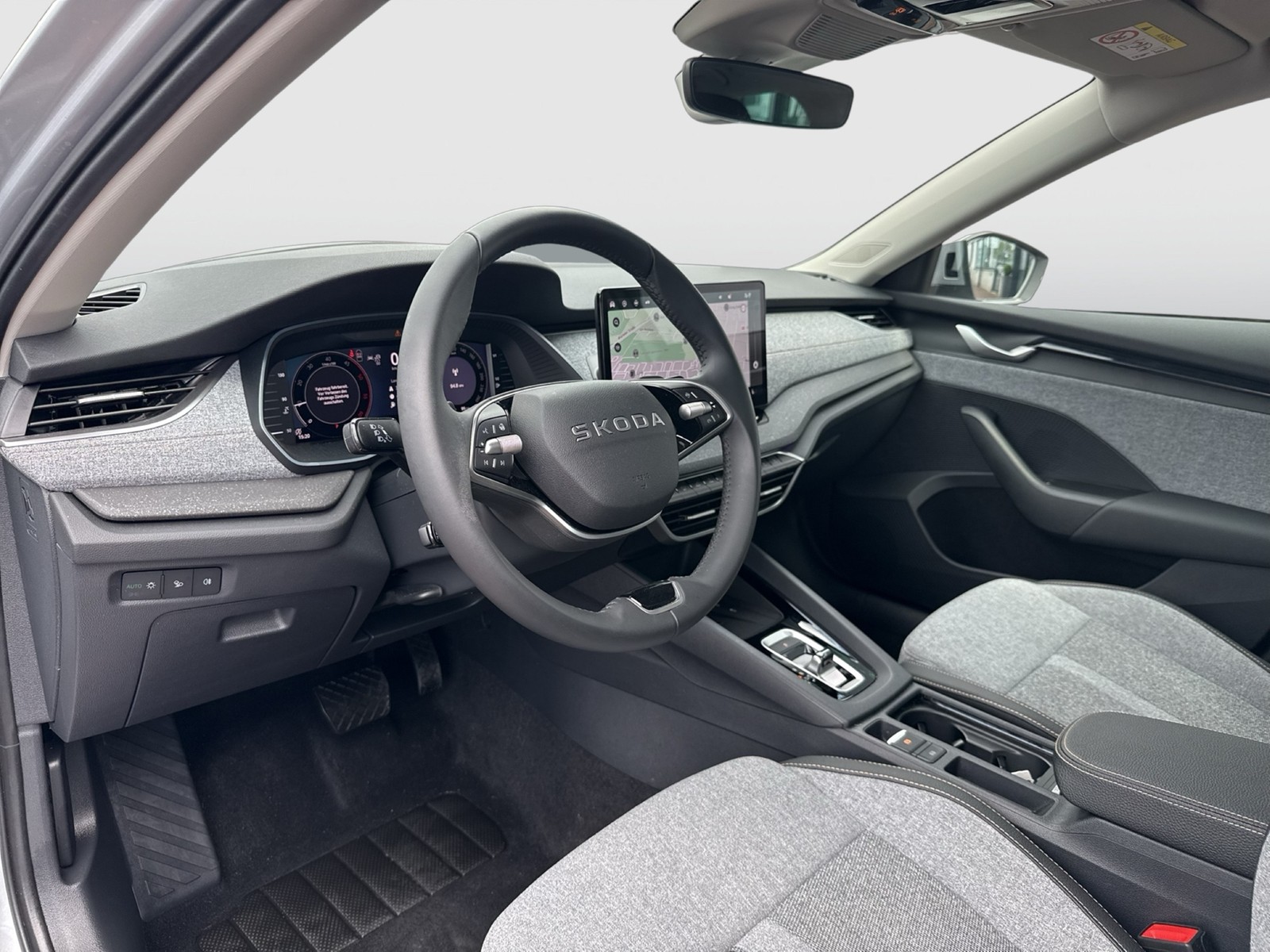 Skoda Octavia Combi 2.0 TOUR PANO STANDHZ. AHK 360°CAM
