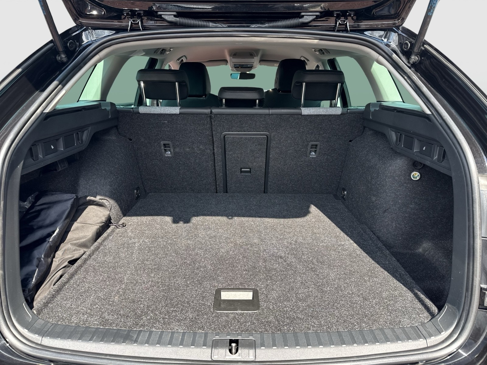 Skoda Octavia Combi 1.5 e-TEC SELECTION CAM ACC MATRIX
