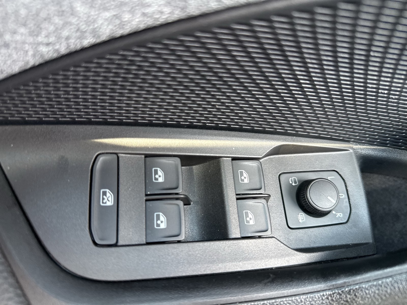 Skoda Octavia Combi 1.5 e-TEC SELECTION CAM ACC MATRIX