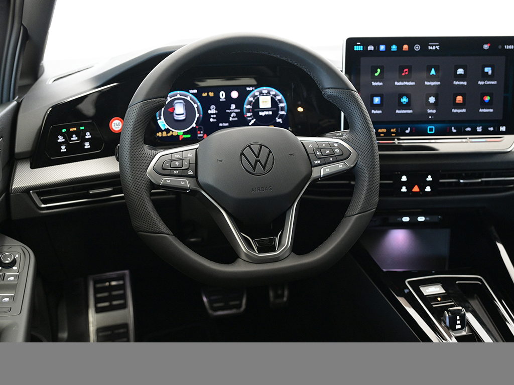 Volkswagen Golf VIII 1.5 eTSI R-LINE FACELIFT CAM ACC LM18