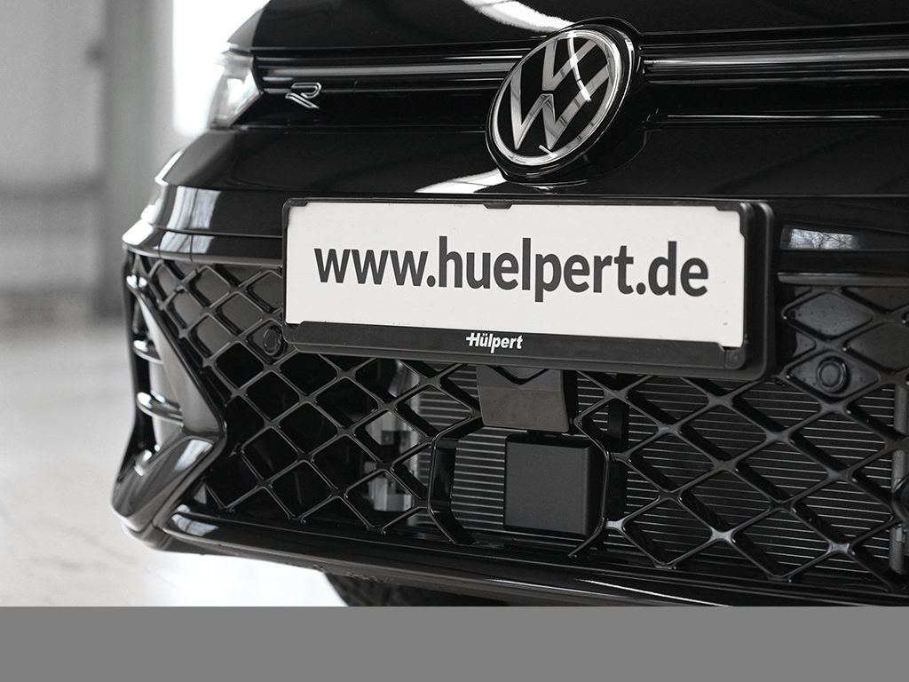 Volkswagen Golf VIII 1.5 eTSI R-LINE FACELIFT CAM ACC LM18