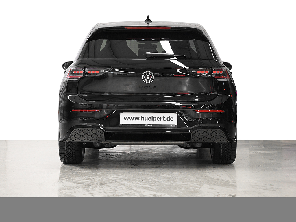 Volkswagen Golf VIII 1.5 eTSI R-LINE FACELIFT CAM ACC LM18