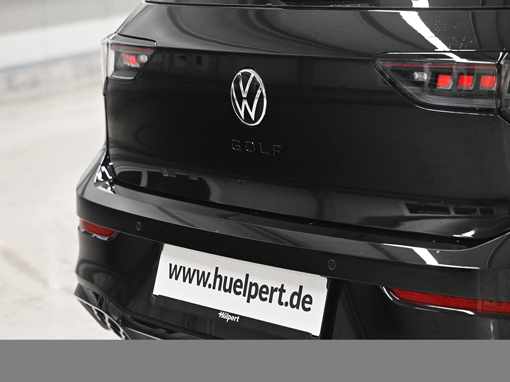 Volkswagen Golf VIII 1.5 eTSI R-LINE FACELIFT CAM ACC LM18