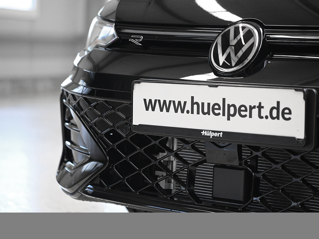 Volkswagen Golf VIII 1.5 eTSI R-LINE FACELIFT CAM ACC LM18