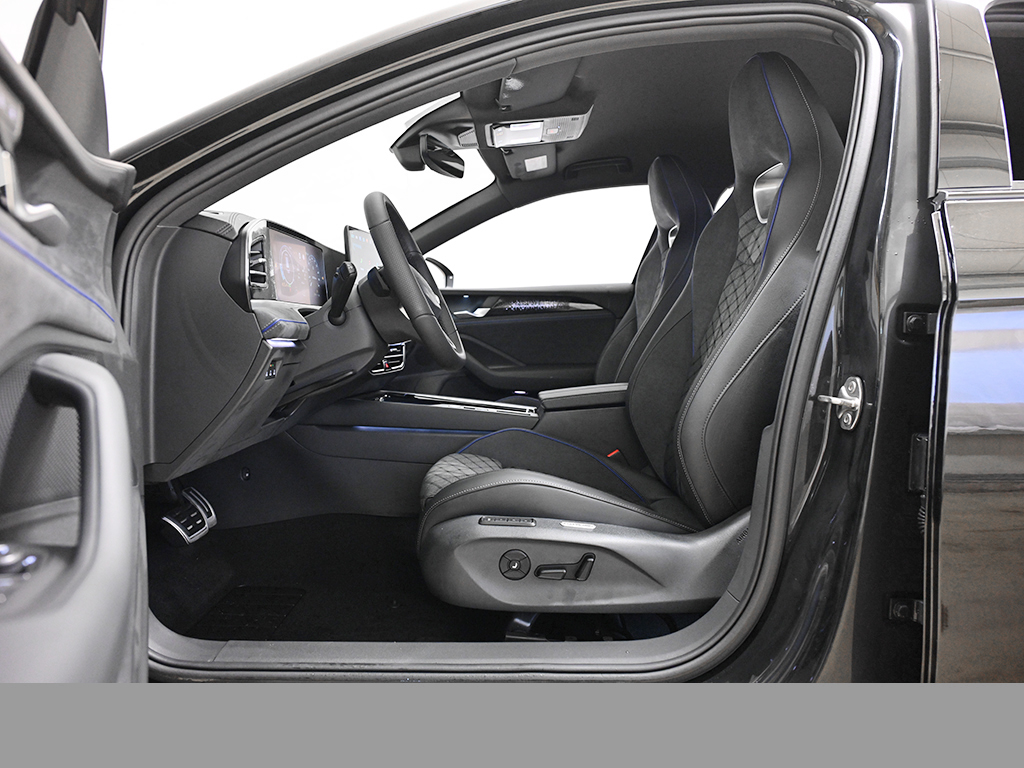 Volkswagen Passat Variant 2.0 R-LINE AHK 360°CAM ACC