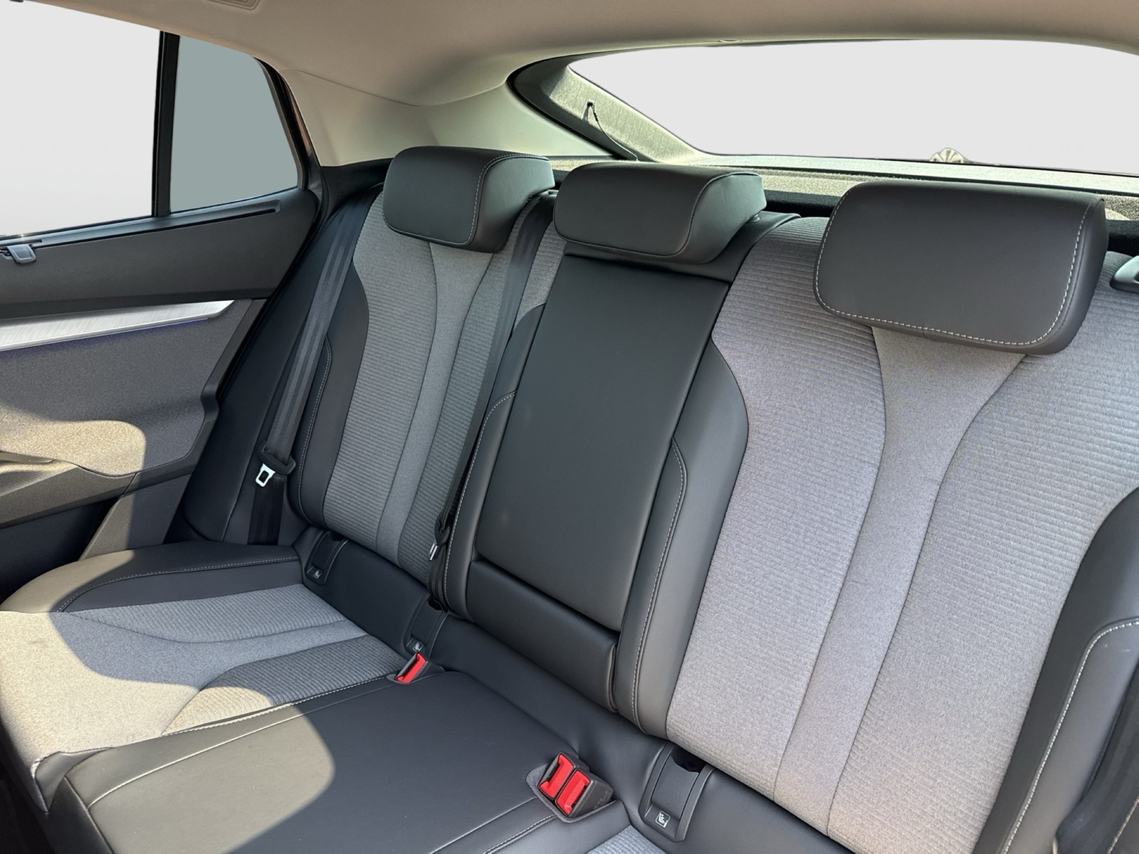 Skoda Enyaq Coupé 85 LOFT WÄRMEPUMPE PANO AHK CAM LM20