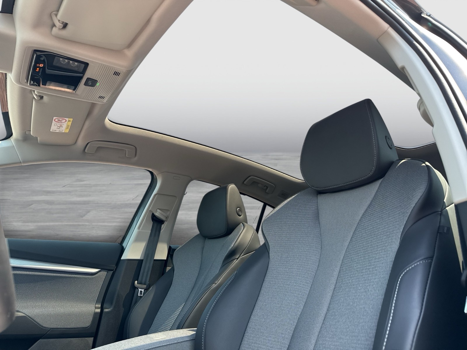 Skoda Enyaq Coupé 85 LOFT WÄRMEPUMPE PANO AHK CAM LM20
