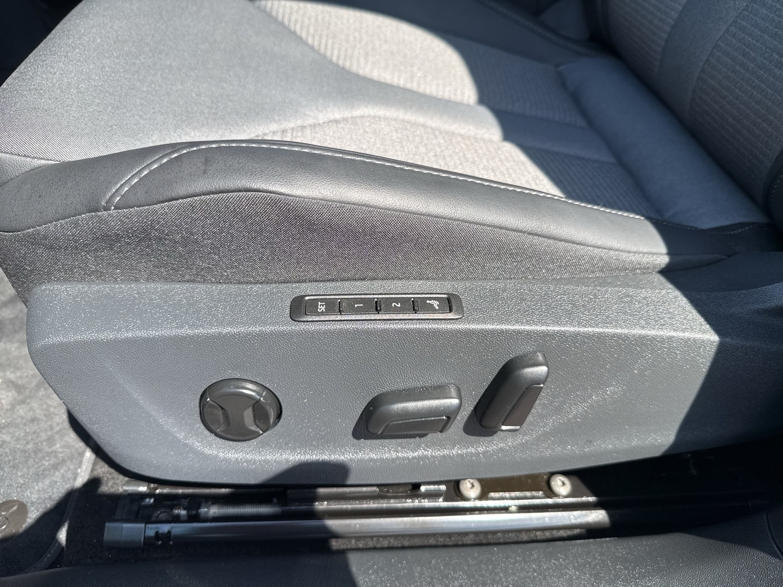 Skoda Enyaq Coupé 85 LOFT WÄRMEPUMPE PANO AHK CAM LM20