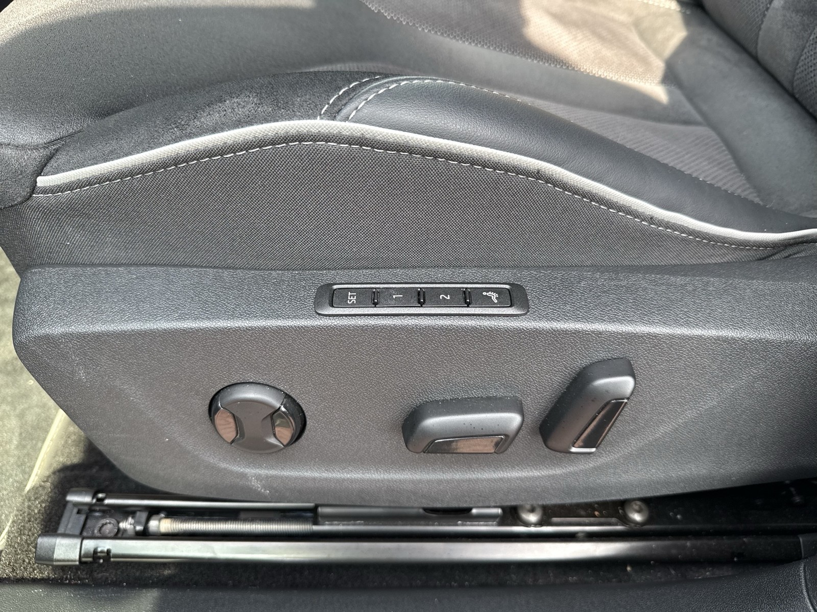 Skoda Enyaq Coupé 85 SPORTLINE WÄRMEPUMPE PANO CANTON