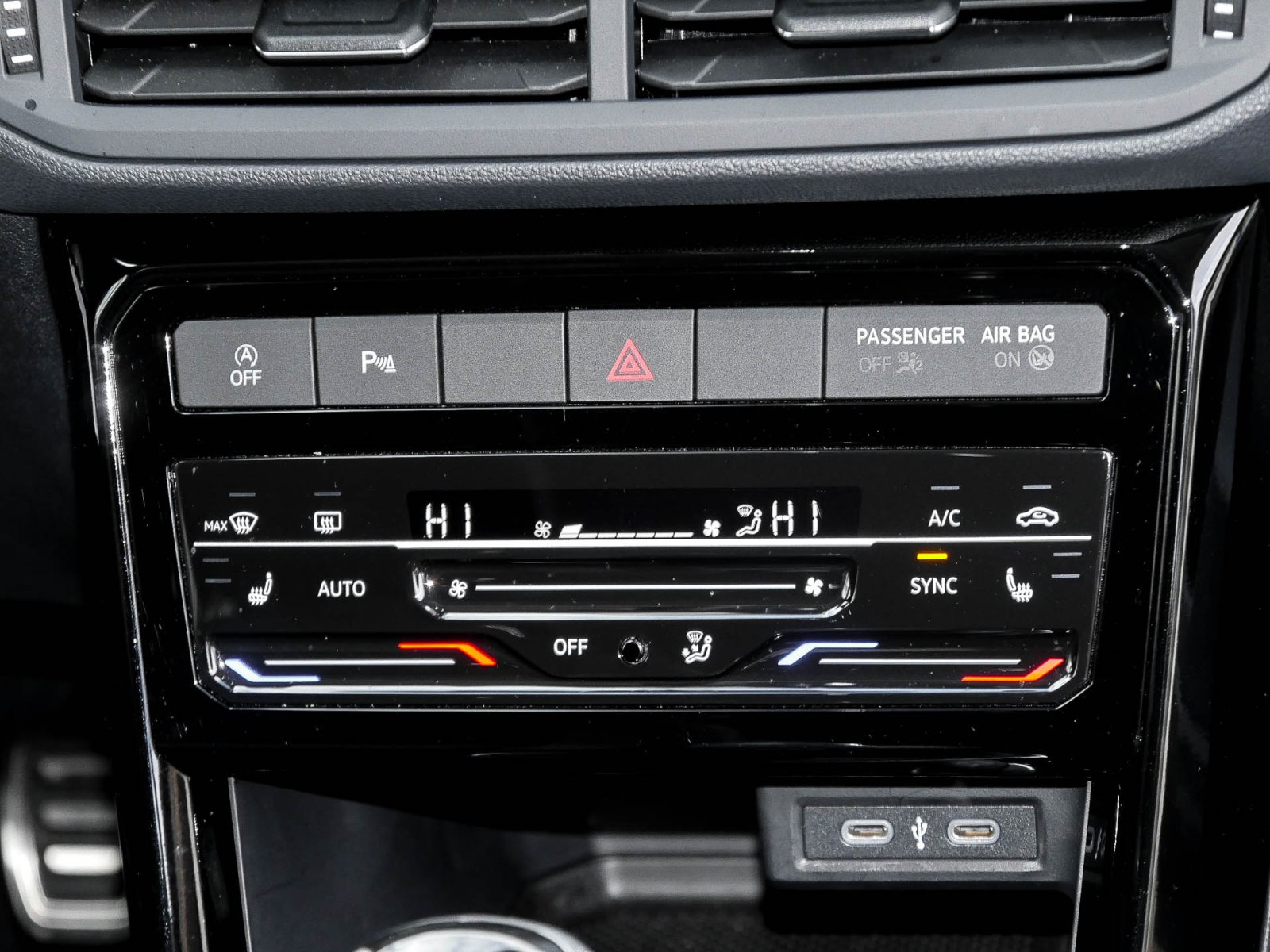 Volkswagen T-Cross 1.0 MOVE ACC ALU NAVI SITZHEIZUNG DAB+