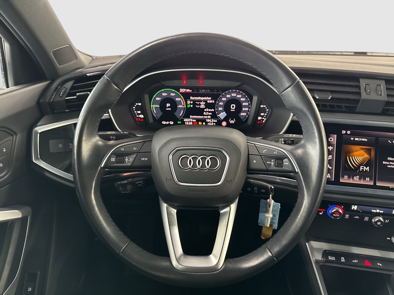 Audi Q3 45 HYBRID ACC ALU18" NAVI+ SITZHEIZUNG