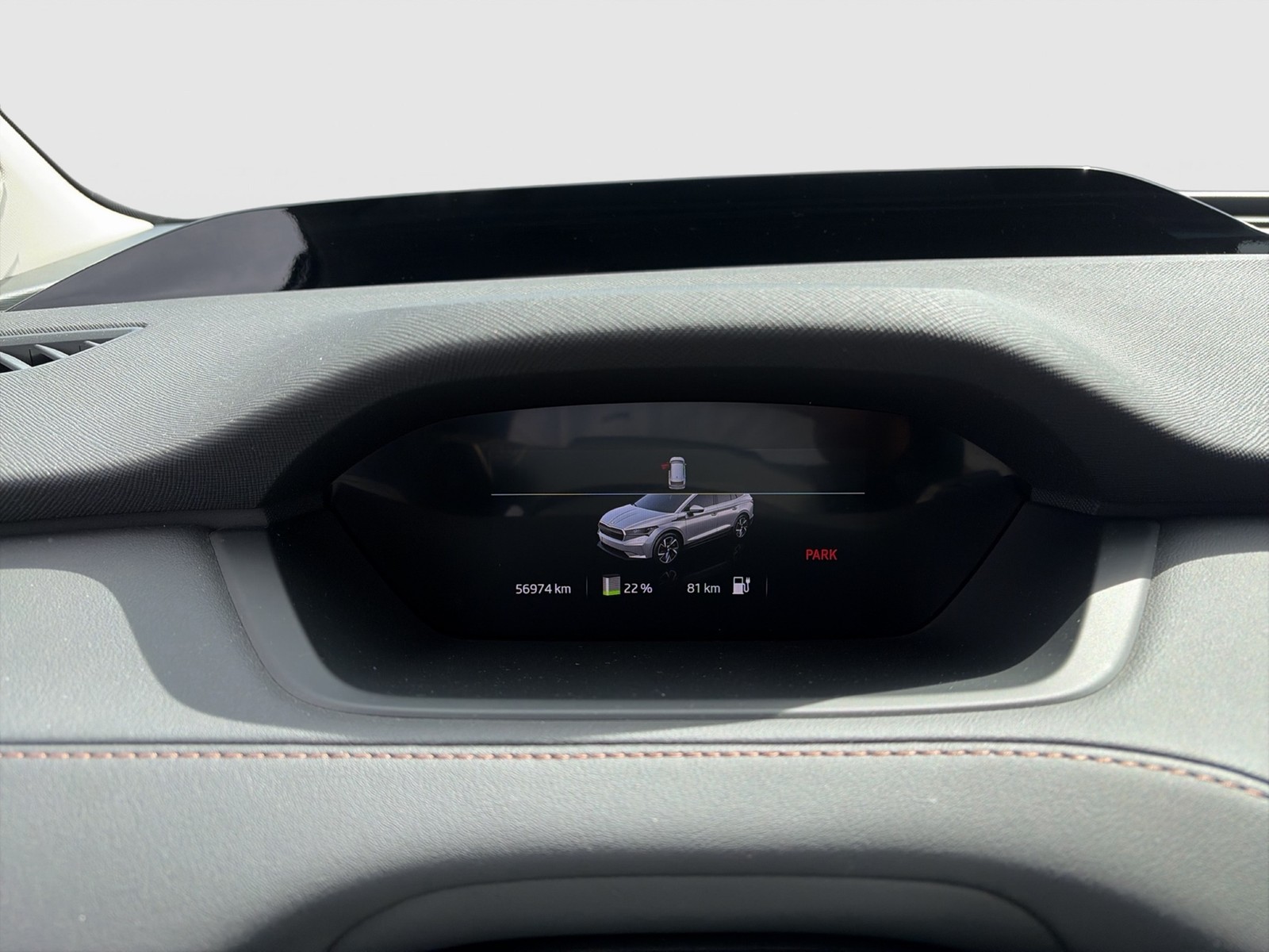 Skoda Enyaq 80x SUITE 4X4 WÄRMEPUMPE LEDER AHK LM21