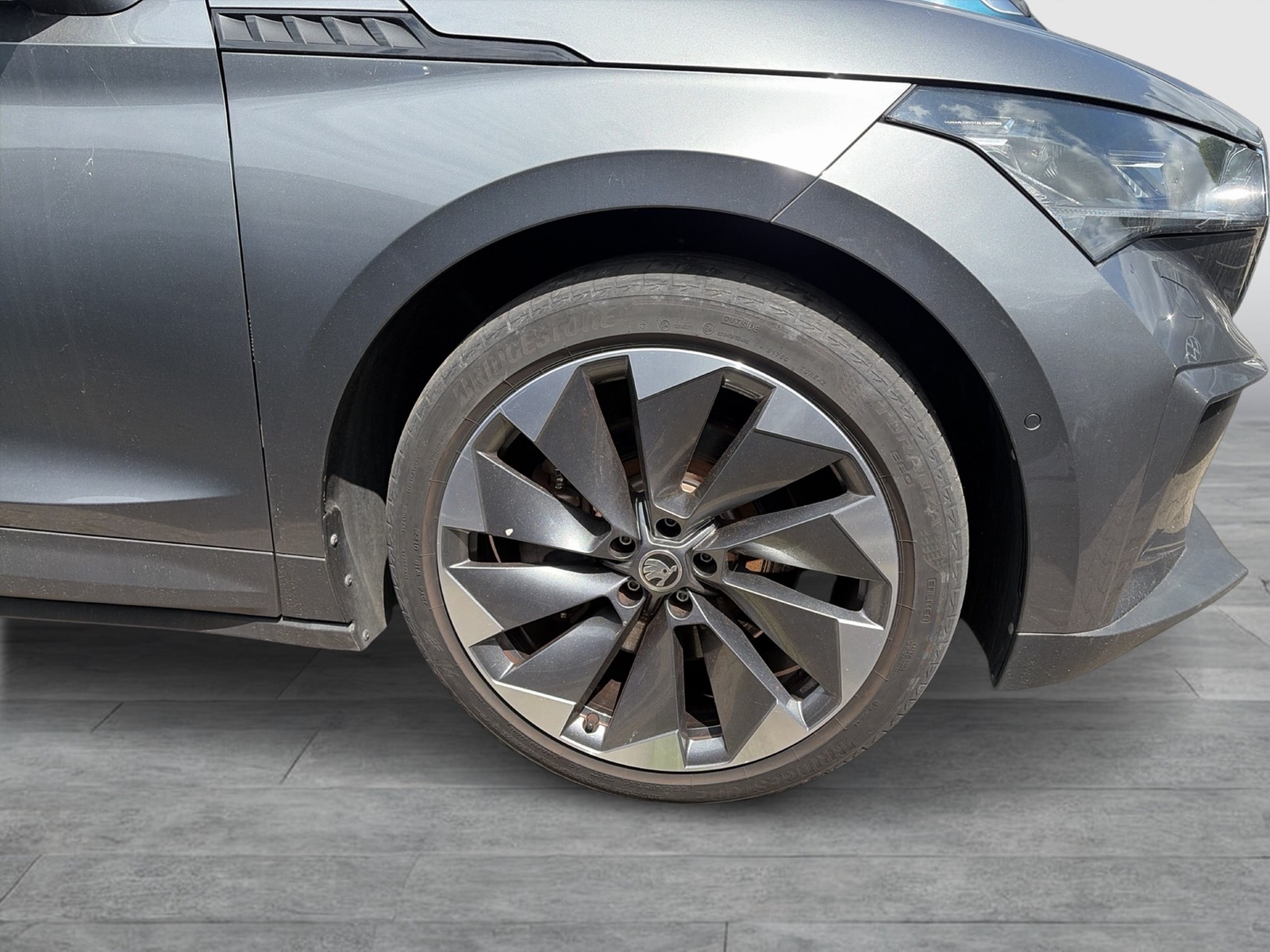 Skoda Enyaq 80x SUITE 4X4 WÄRMEPUMPE LEDER AHK LM21