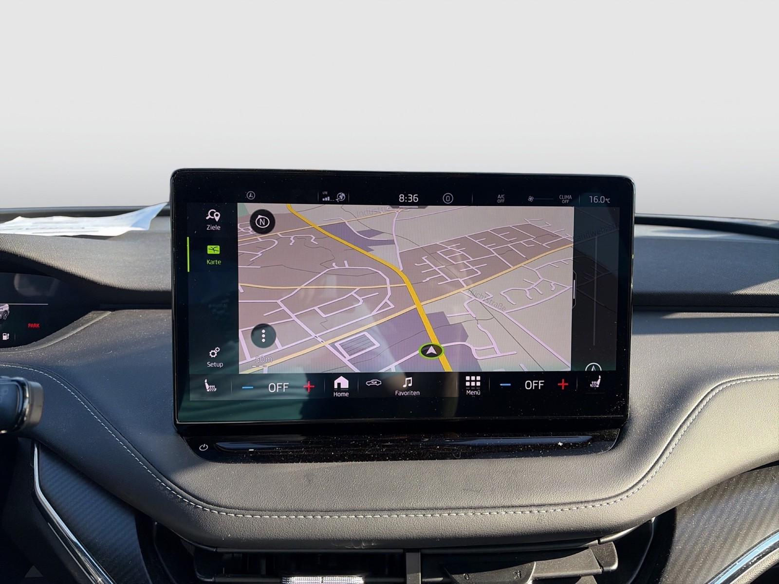 Skoda Enyaq 80x SPORTLINE 4X4 WÄRMEPUMPE PANO AHK LM21