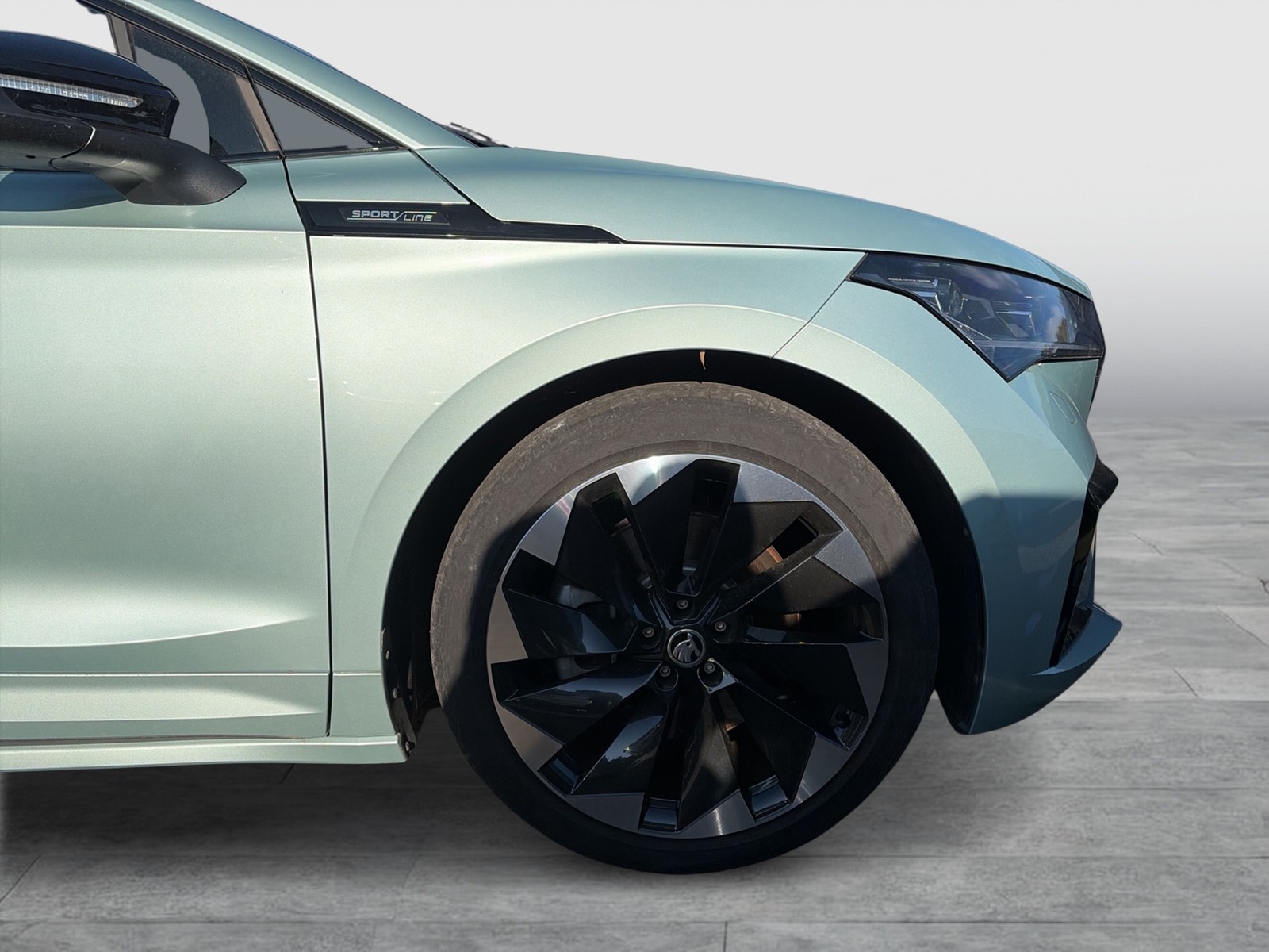 Skoda Enyaq 80x SPORTLINE 4X4 WÄRMEPUMPE PANO AHK LM21
