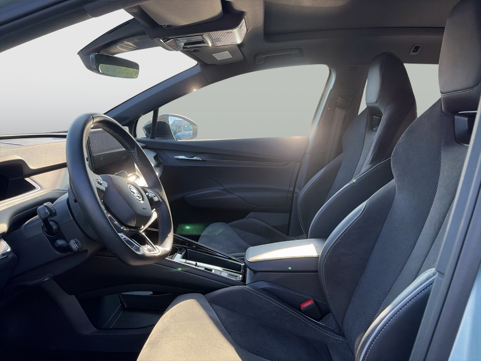 Skoda Enyaq 80x SPORTLINE 4X4 WÄRMEPUMPE PANO AHK LM21