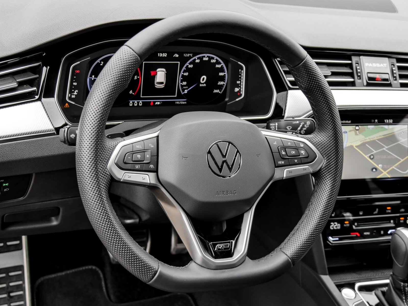 Volkswagen Passat Variant 2.0 R-LINE LEDER STANDHZ AHK LM19